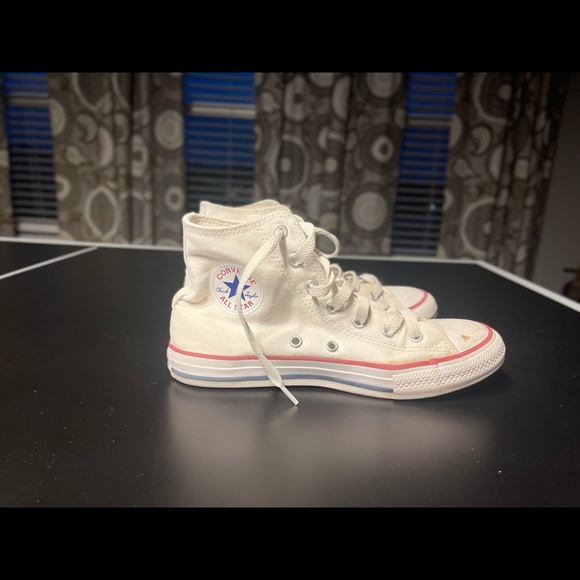 White Converse - Picture 3 of 3